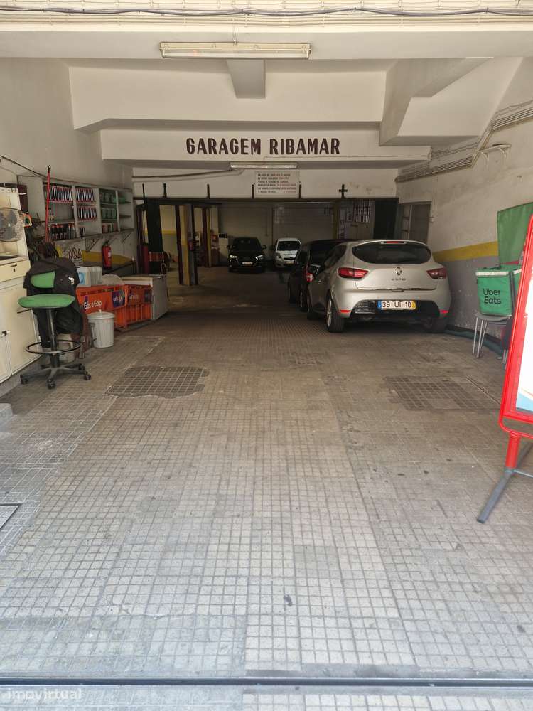 Loja 370 m2 Pé Dtº 3,74 m - Campo Ourique/Central (está como garagem) - Grande imagem: 4/15