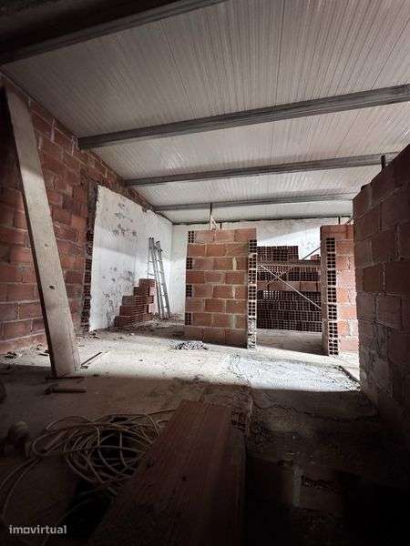 Casa para restaurar - Grande imagem: 4/7