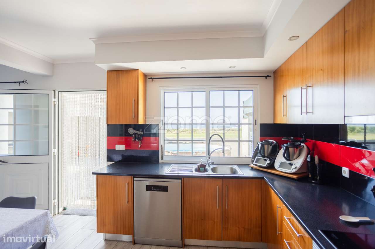 Moradia T6+1 com Terraço, Vista Mar e Ruína – Santa Bárbara-5