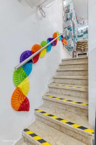 Loja com rendimento na Estrada de Benfica - Grande imagem: 5/12