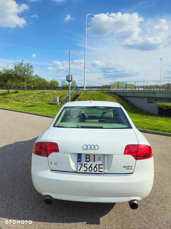 Audi A4 2.0T FSI Quattro - 10