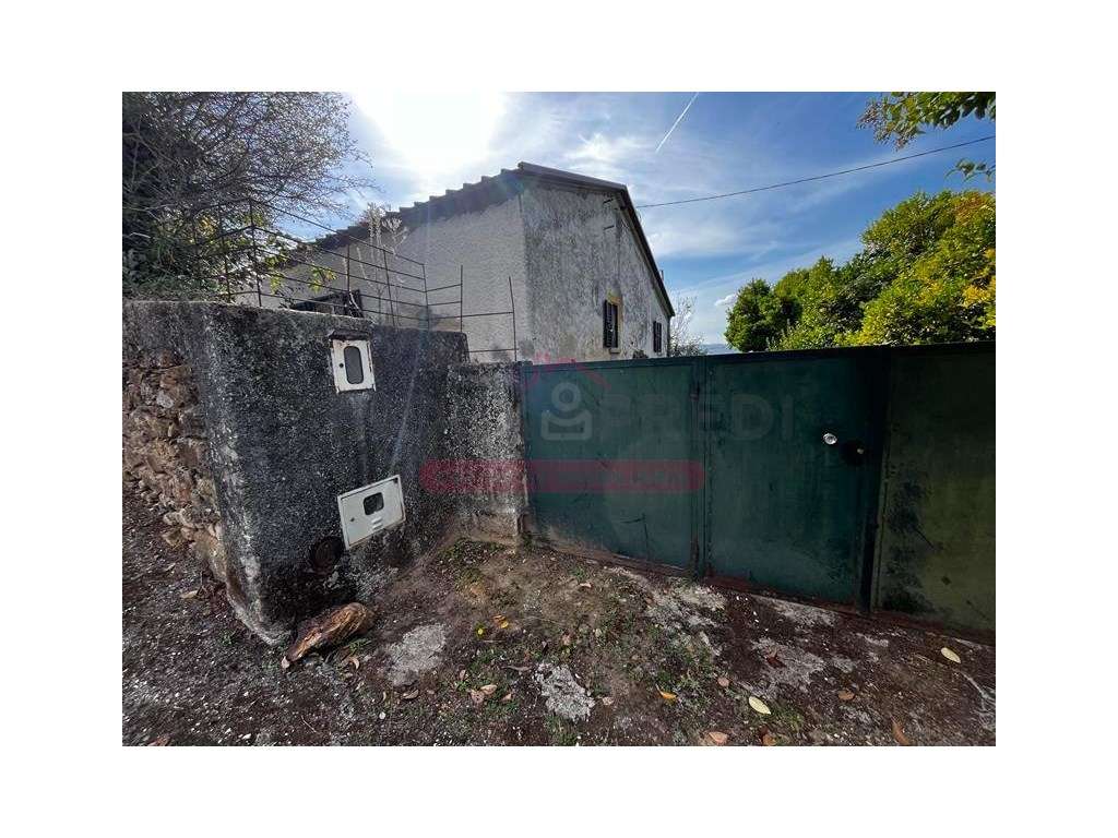 Moradia C/Quintal - Paredes - Penacova-5