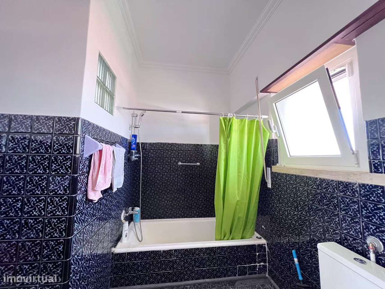 Propriedade remodelada V5 com terrenos anexos!-15