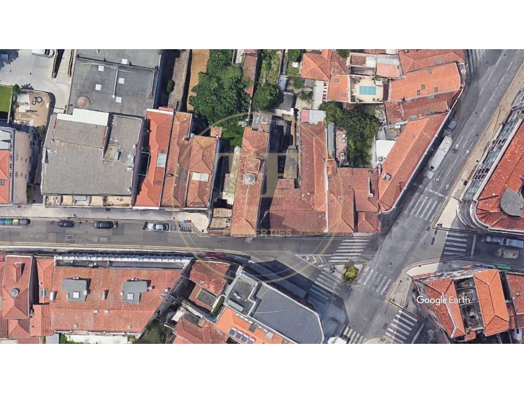 Apartamento T2+1 com 2 varandas, lugar de garagem e arrumos em Cedo...-18