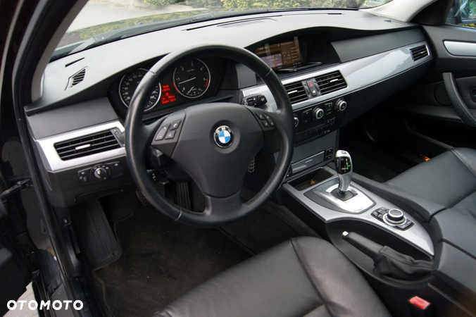BMW Seria 5 525d Touring Edition Lifestyle - 6