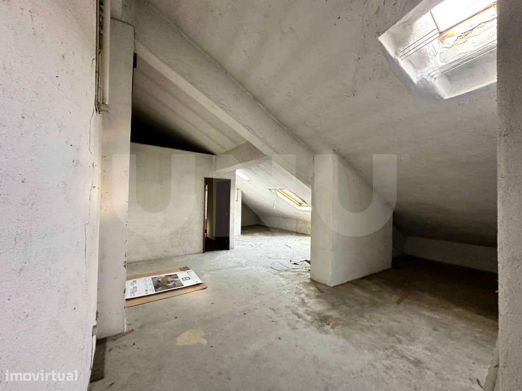 T4+2 com Varanda Panorâmica e Garagem Ampla - Conforto, Espaço e Ve...-26