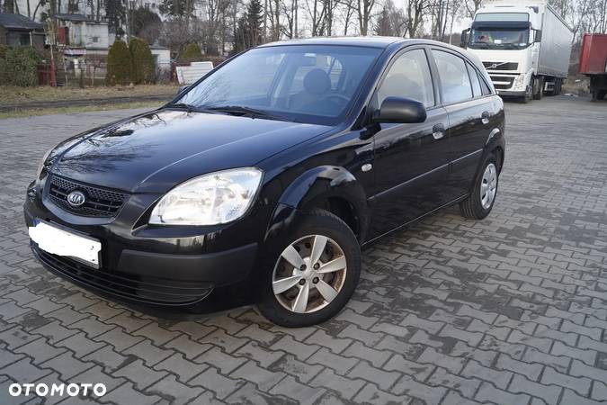 Kia Rio - 1