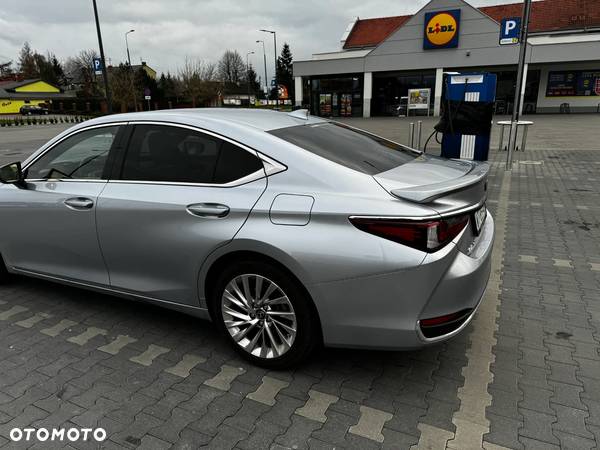 Lexus ES 300h Prestige - 14