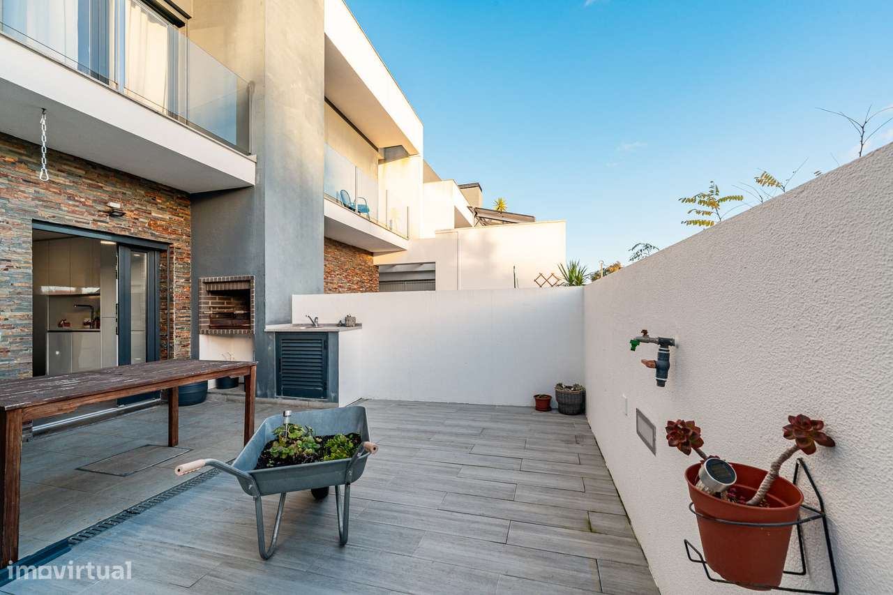 Moradia T3 com Garagem - Fernão Ferro-41