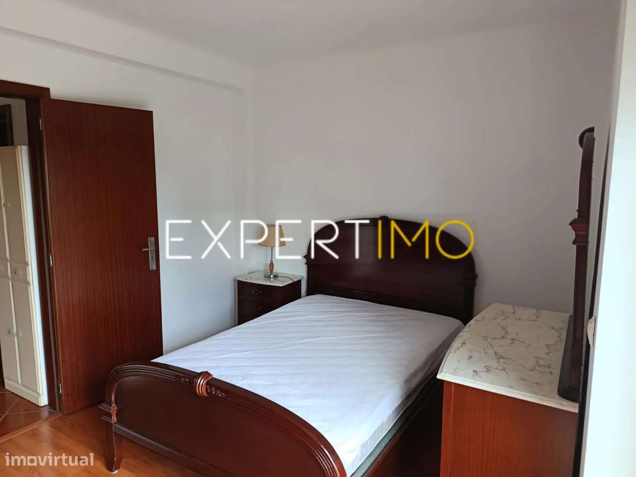 Apartamento T2 R/C mobilado, com varanda e arrecadação-11