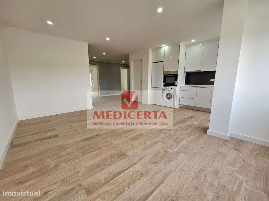 Amadora- Damaia-Cima T4 (104m2) Totalmente remodelado - Grande imagem: 2/19