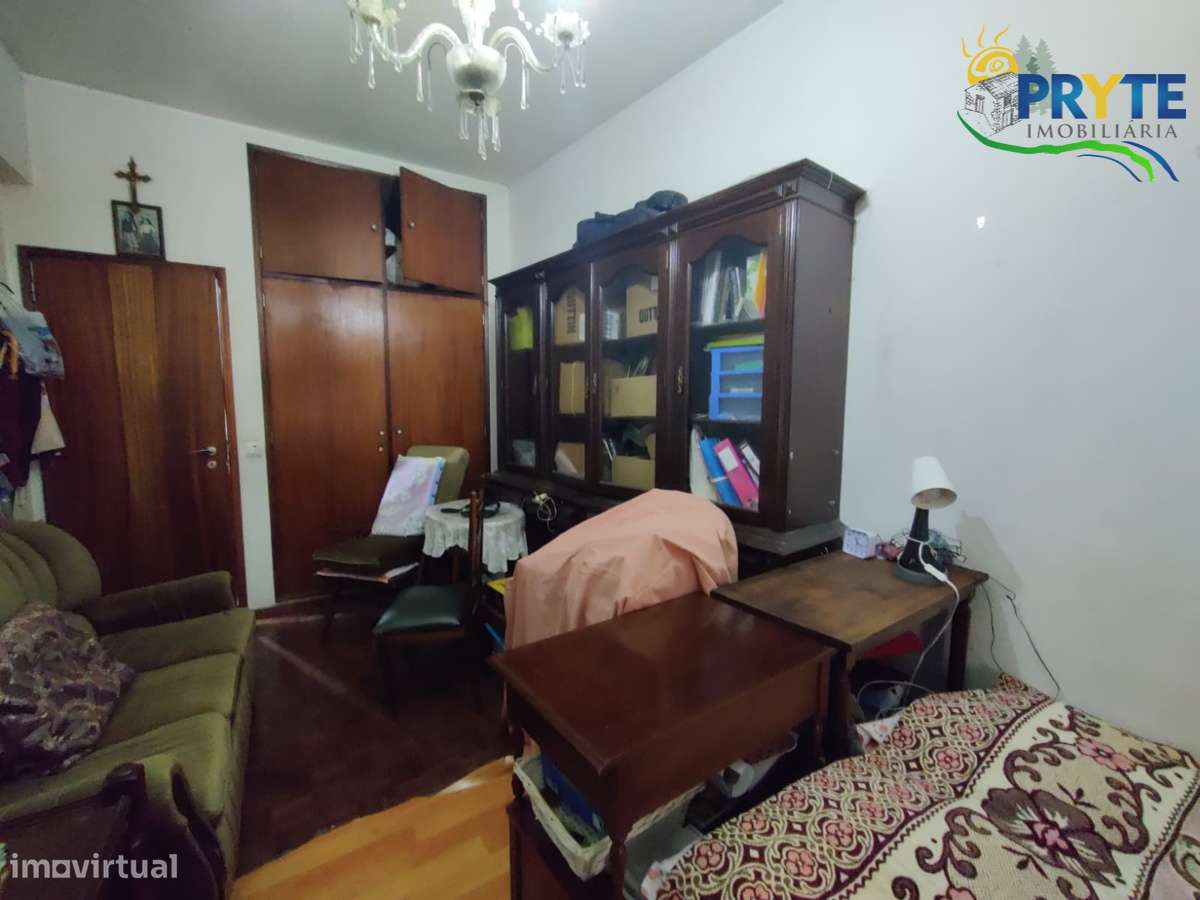 Apartamento T1+1 situado em Campolide-16