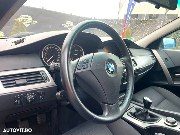 BMW Seria 5 520d Touring - 22