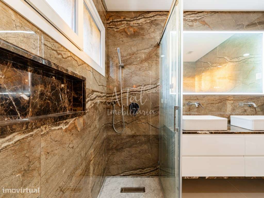 Moradia V4 com piscina em Azeitão-43