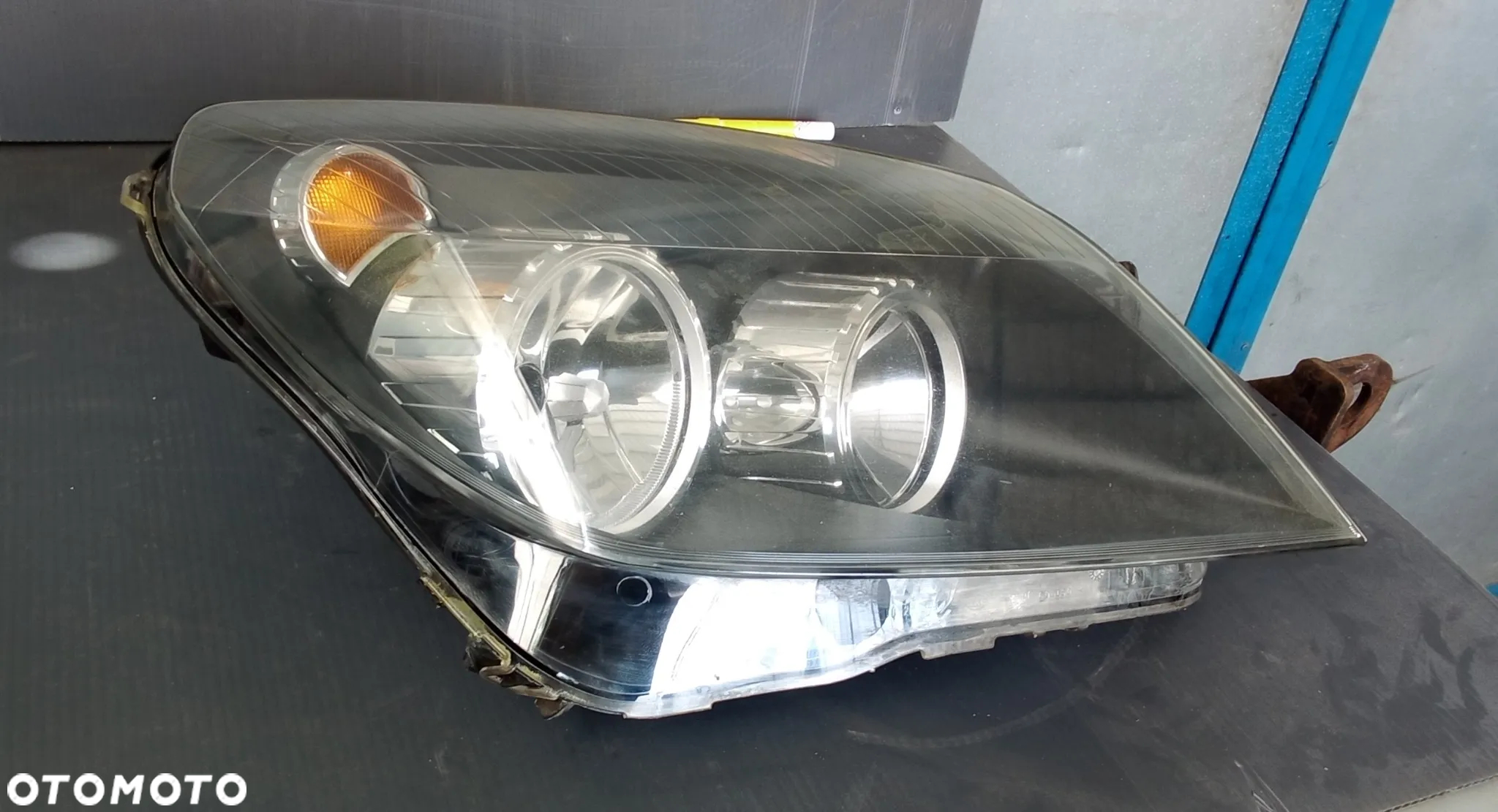 Lampa przód prawa Opel Zafira b - 2