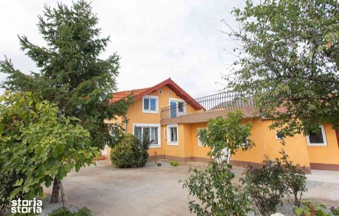 Vilă  Parter+ Mansardă Santandrei mobilată utilată-7
