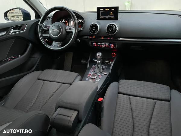 Audi A3 1.6 TDI Stronic Attraction - 16