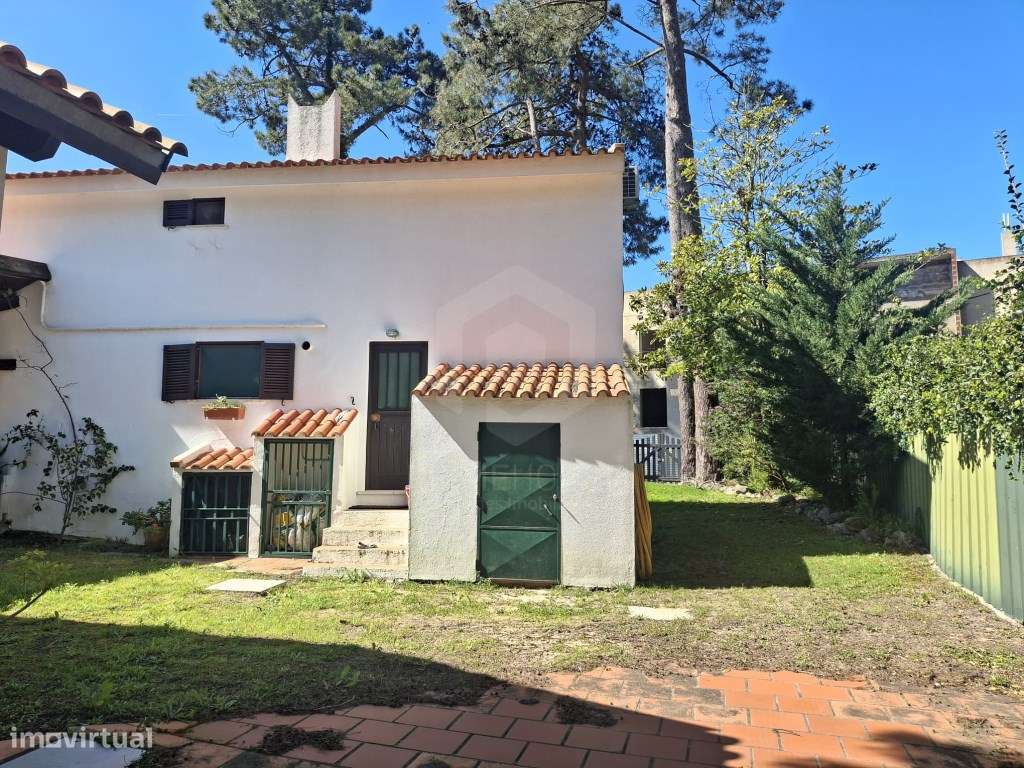 Moradia de Tradicional com Piscina em Lote de 2135 m² - Cotovia-59