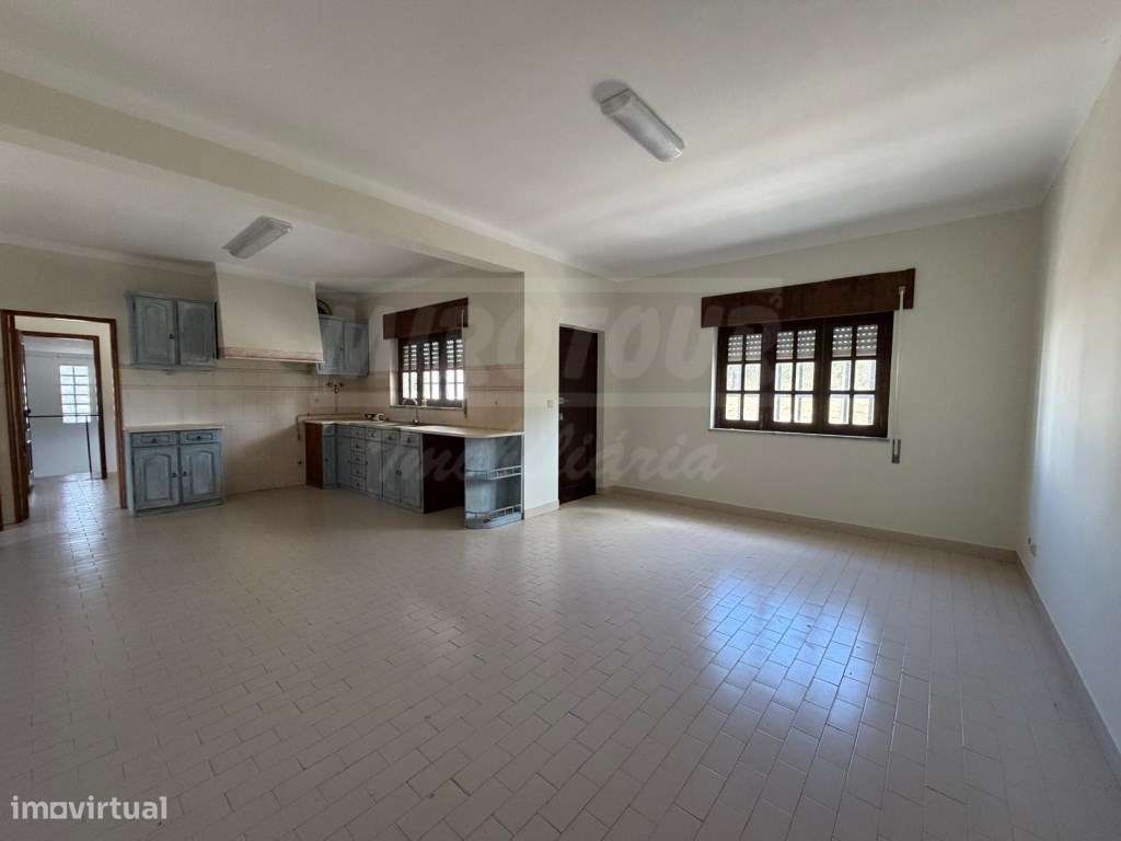 Moradia T4 com amplo terreno a poucos minutos da praia de Santo André-9