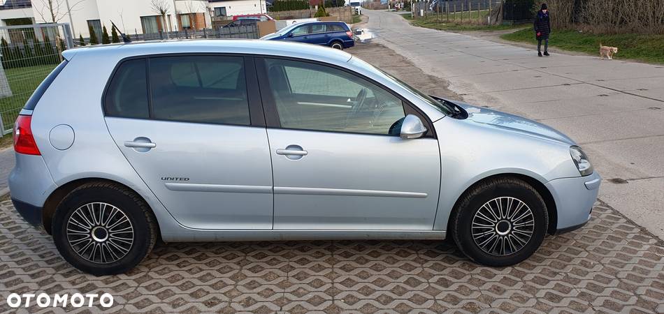 Volkswagen Golf - 14