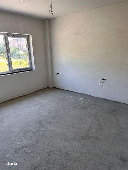apartament cu 2 camere,semifinisat - Imagine principală: 3/4