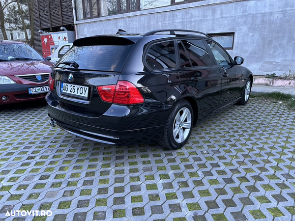 BMW Seria 3 320d Touring - 2