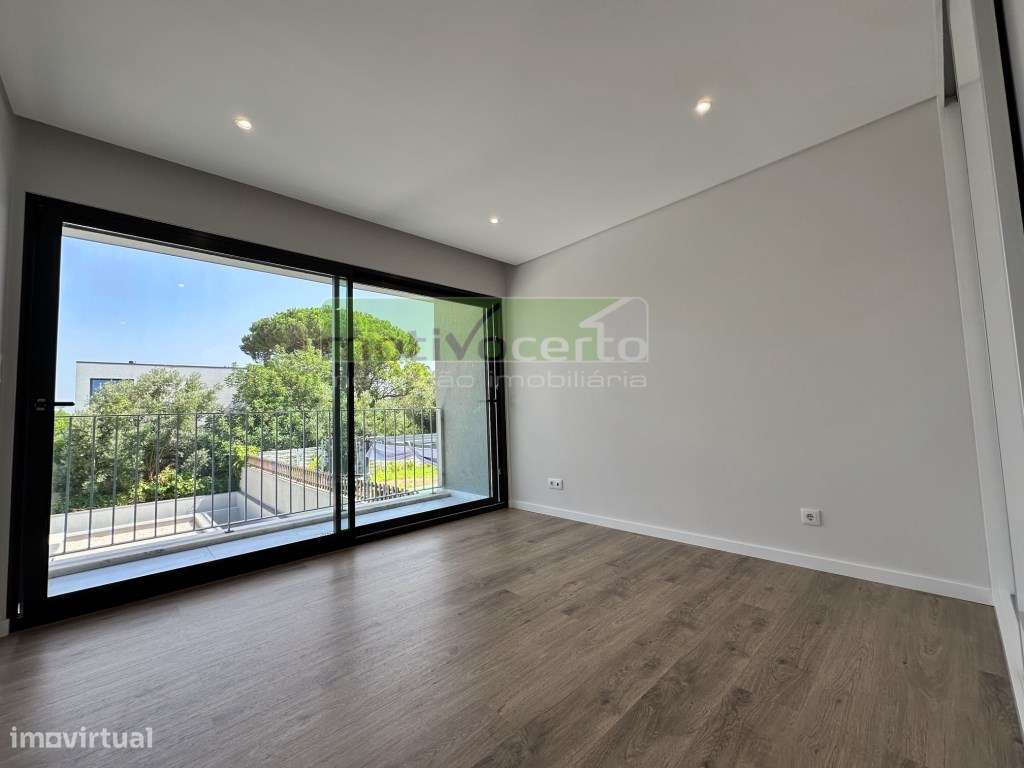 Moradia T3 Nova com Piscina e Garagem. Viva com Conforto em Leceia,...-15