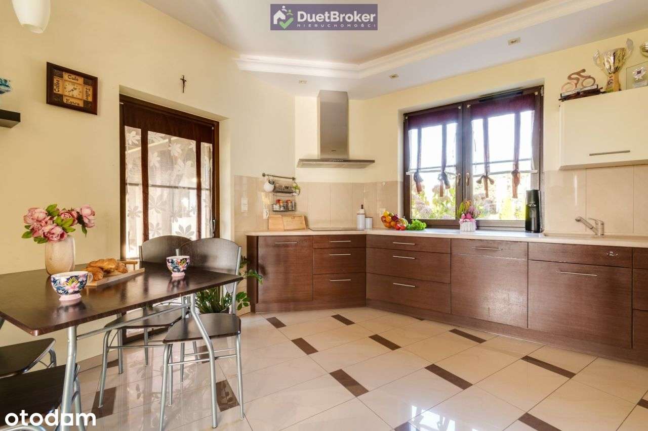 Rezydencja W Stylu Dworkowym-Brąswałd-Duża Działka-7