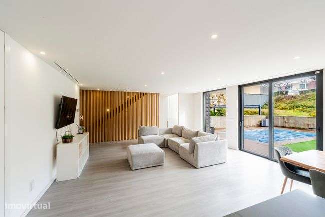 MORADIA GEMINADA T4+1, 4 Suites em PALMEIRA, BRAGA-9