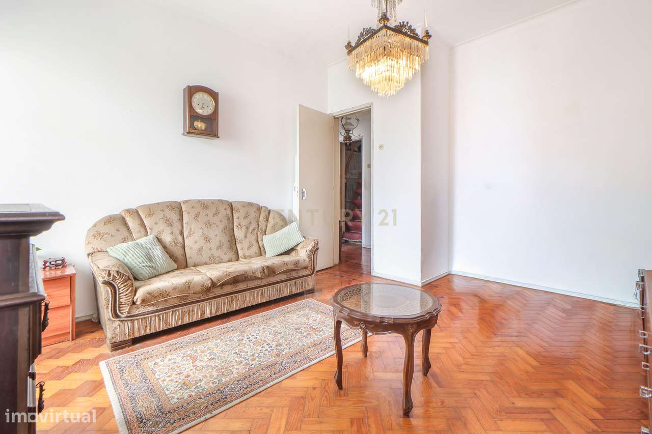 Apartamento T2 na Cruz de Pau - Amora - Seixal-9