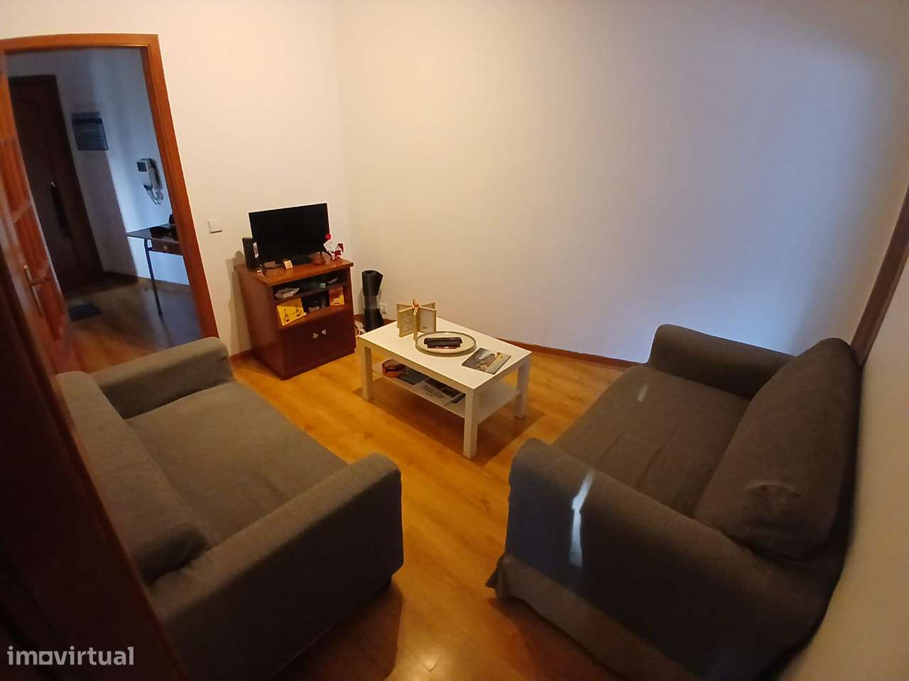 Apartamento T2 com garagem e elevador em Coimbra - Grande imagem: 3/10