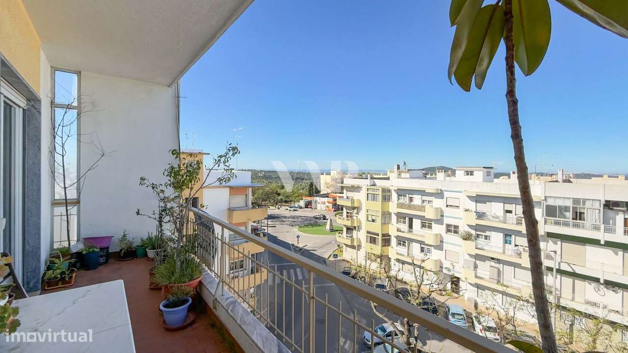Apartamento T3 com Vista Mar e Campo em Zona Tranquila de Loulé - Grande imagem: 2/16
