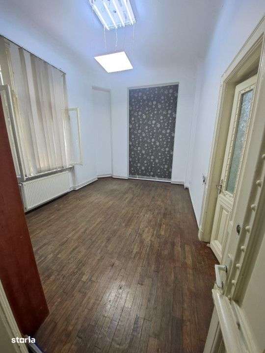 Vanzare 4 camere in vila Dacia-5