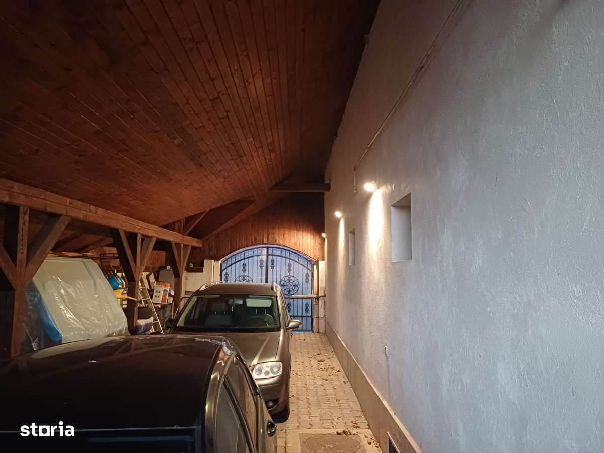 Casa de vanzare Codlea 299.00 euro - 7 camere,300 mp -  834 mp curte.-7