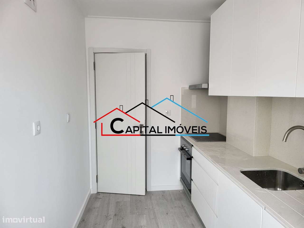 T1 Remodelado,  c/quintal, localizado no Barreiro.-1