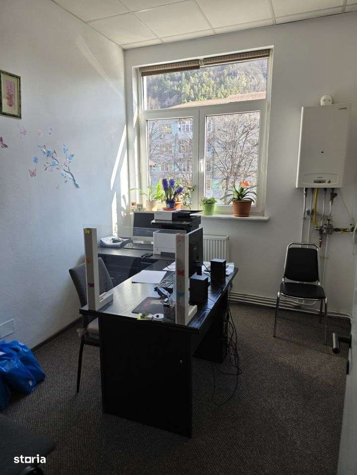 Spatiu birouri luminos, in zona centrala-0