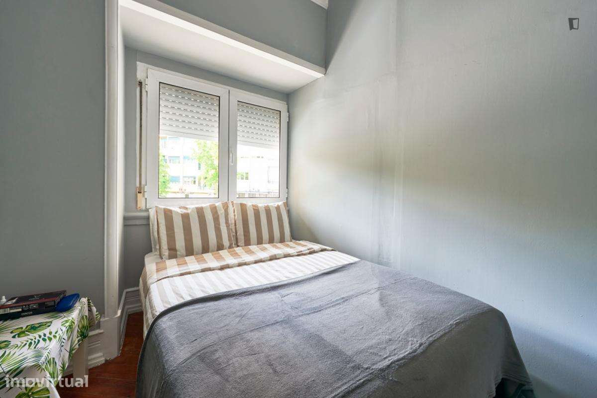 Quarto - localizado em Entrecampos Lisbon - Grande imagem: 5/37