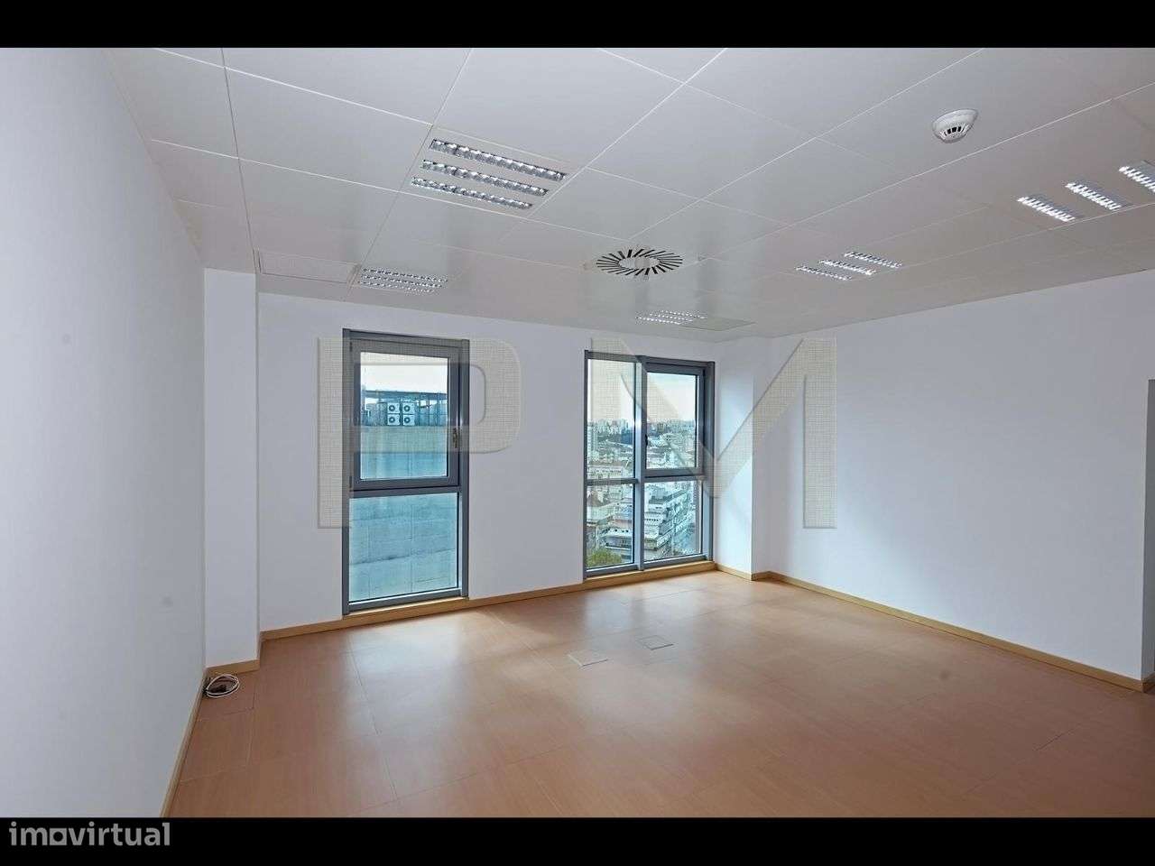 Escritório com 46 m2 e 2 lugares de parqueamento, na Expo (PM60341) - Grande imagem: 1/8