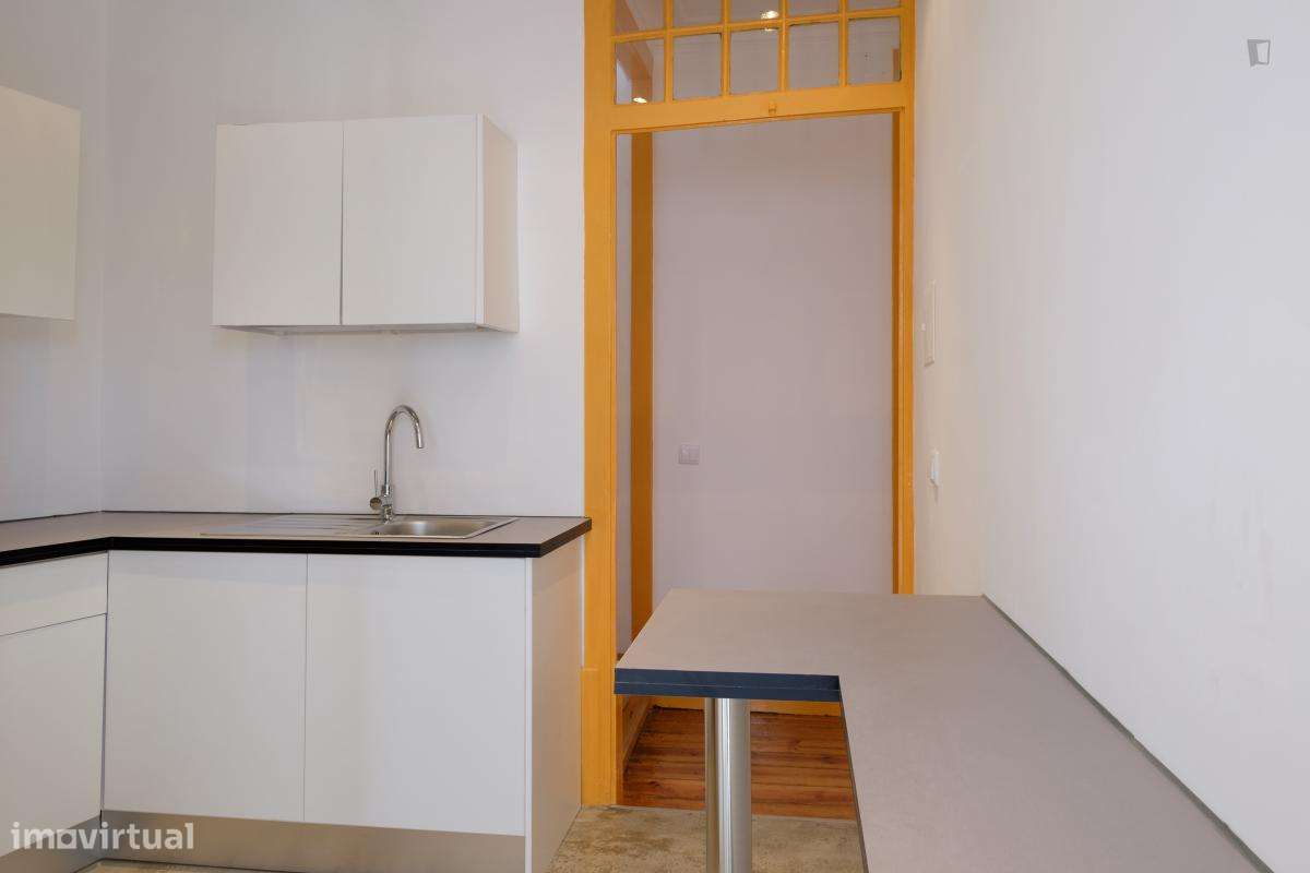 Quarto - localizado em Baixa Coimbra - Grande imagem: 4/11