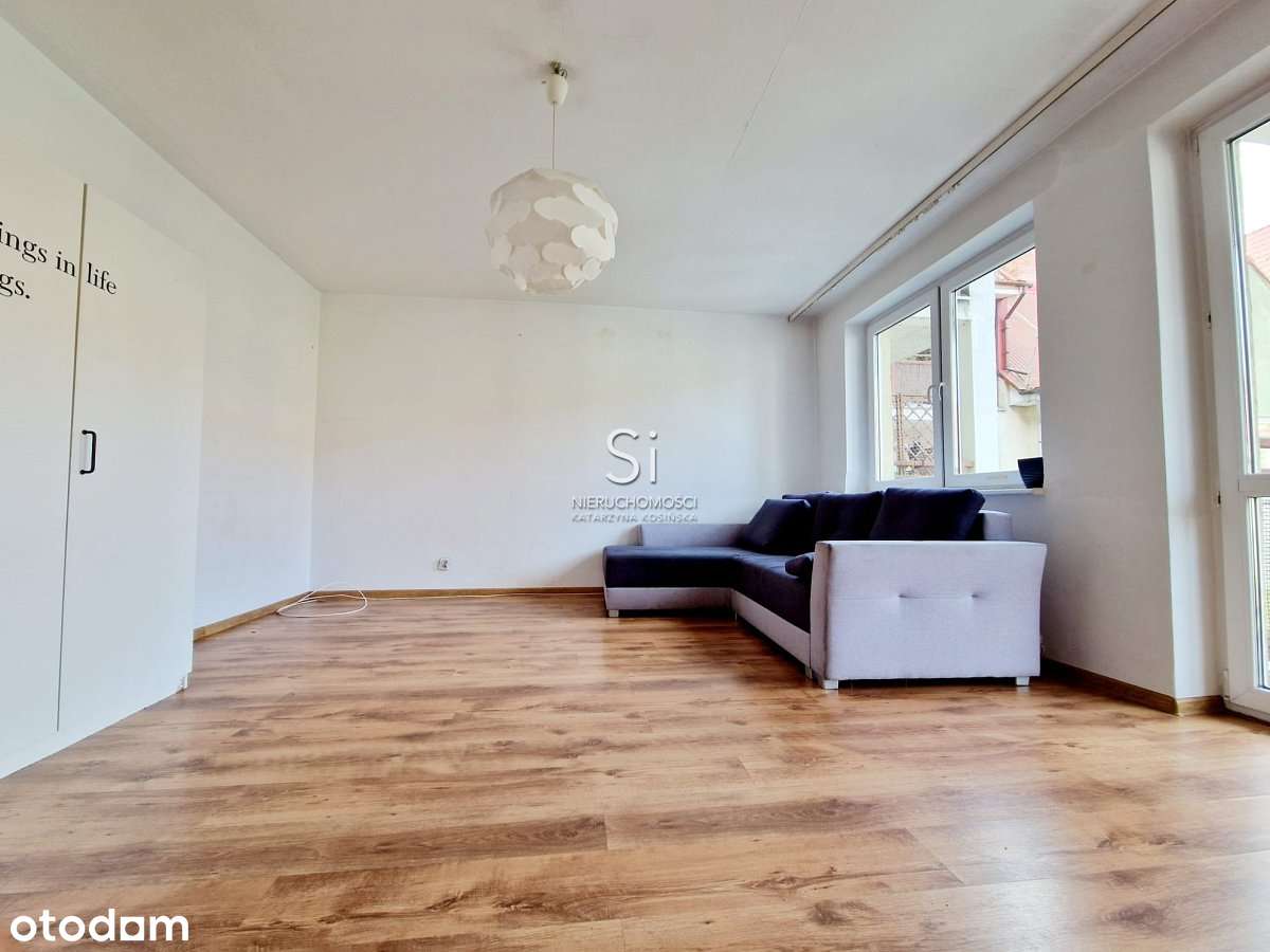 Na sprzedaż 2 pokoje, duży balkon, oddzielna kuchn-4