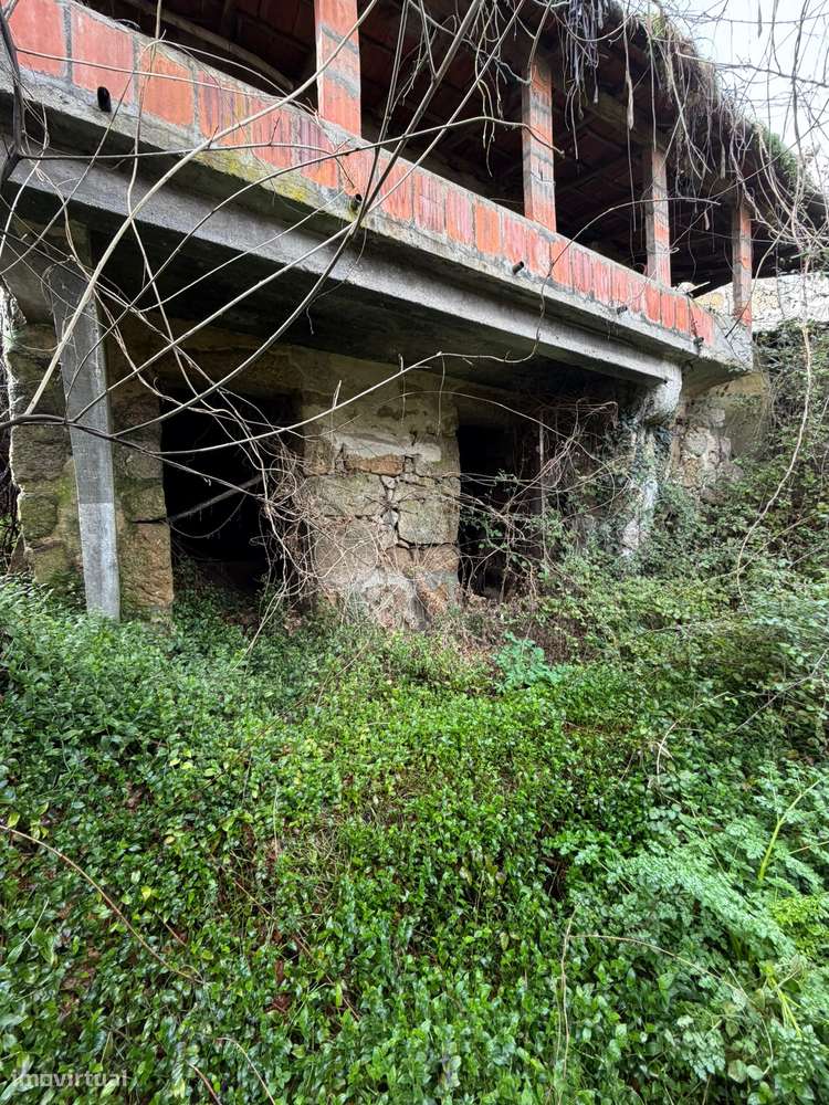 Casa Antiga / Ruína para Restaurar-16
