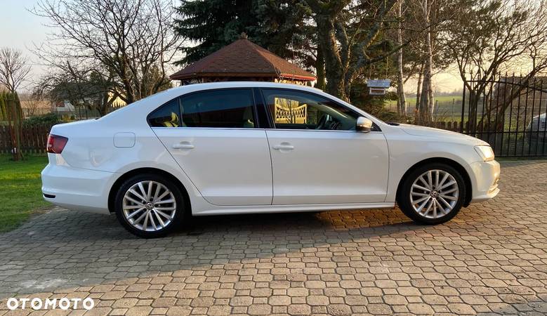 Volkswagen Jetta 1.4 TSI BMT Highline DSG - 3