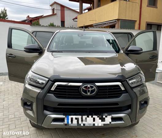 Toyota Hilux 2.8D 204CP 4x4 Double Cab AT Invincible Color Edition - 2