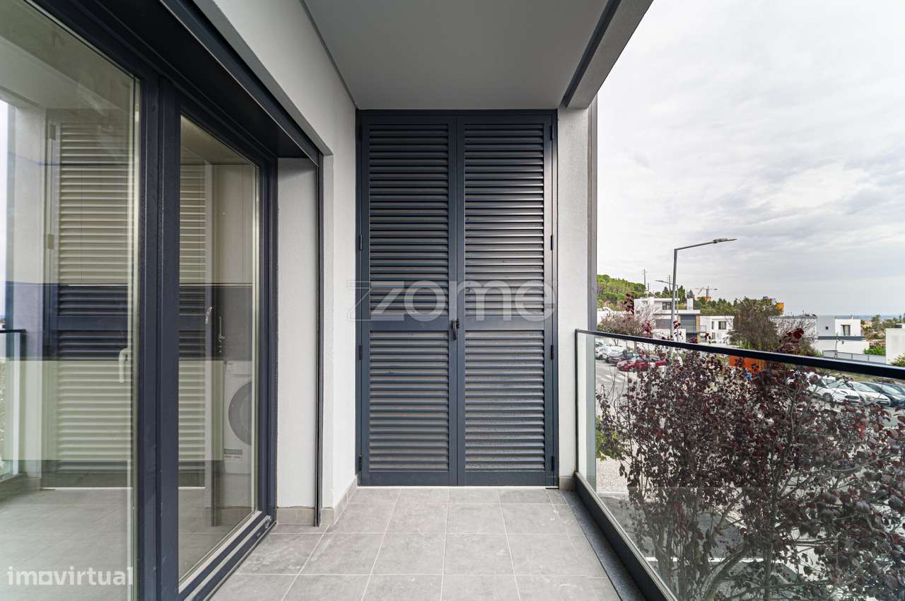 Fabuloso T3 novo a estrear, com varanda e vista rio-9