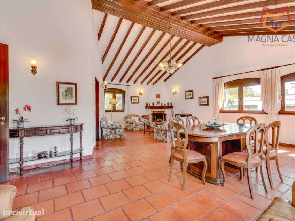 Moradia com Piscina e Jardim em Colares, Sintra-12