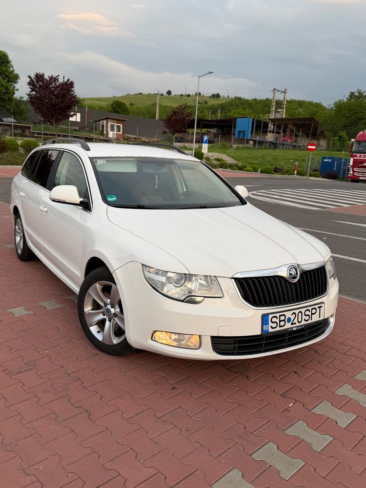 Skoda Superb 2.0 TDI DSG FAMILY 2011