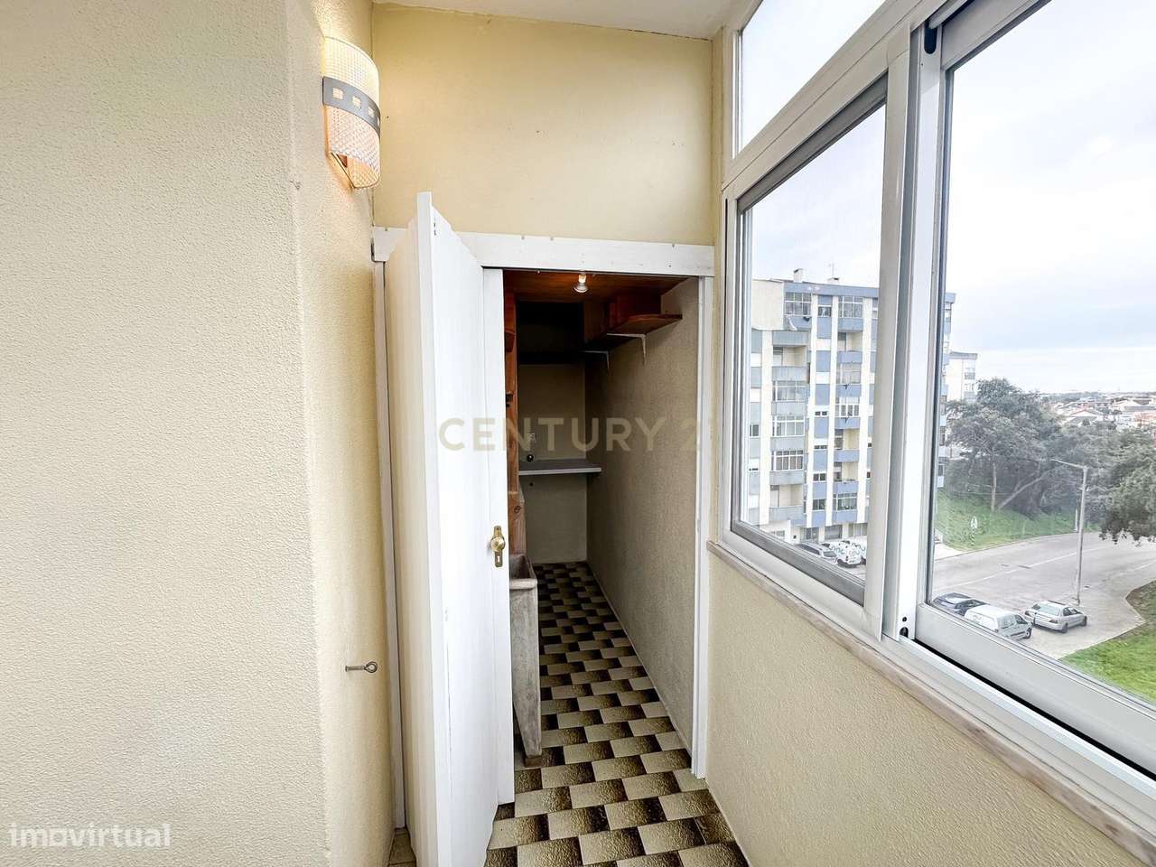 Apartamento T2 com Vista Panorâmica em Amora, Seixal-22