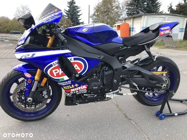 Yamaha R1 - 17