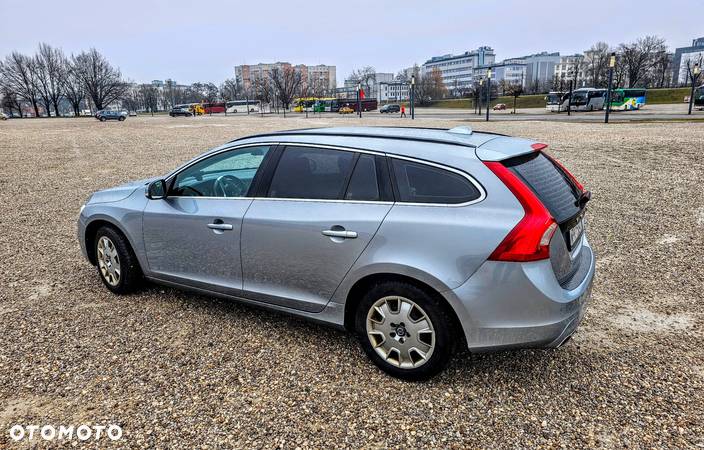 Volvo V60 D4 Geartronic Momentum - 5