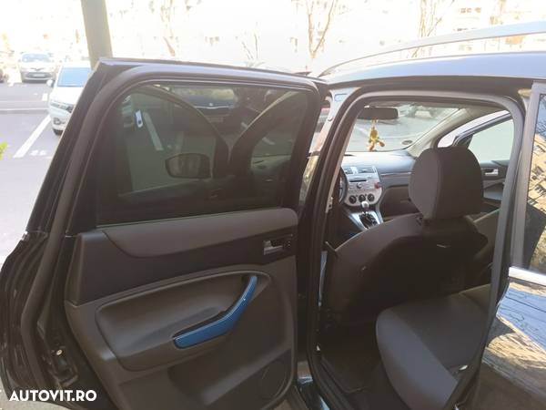 Ford Kuga 2.0L TDCi DPF Trend - 18